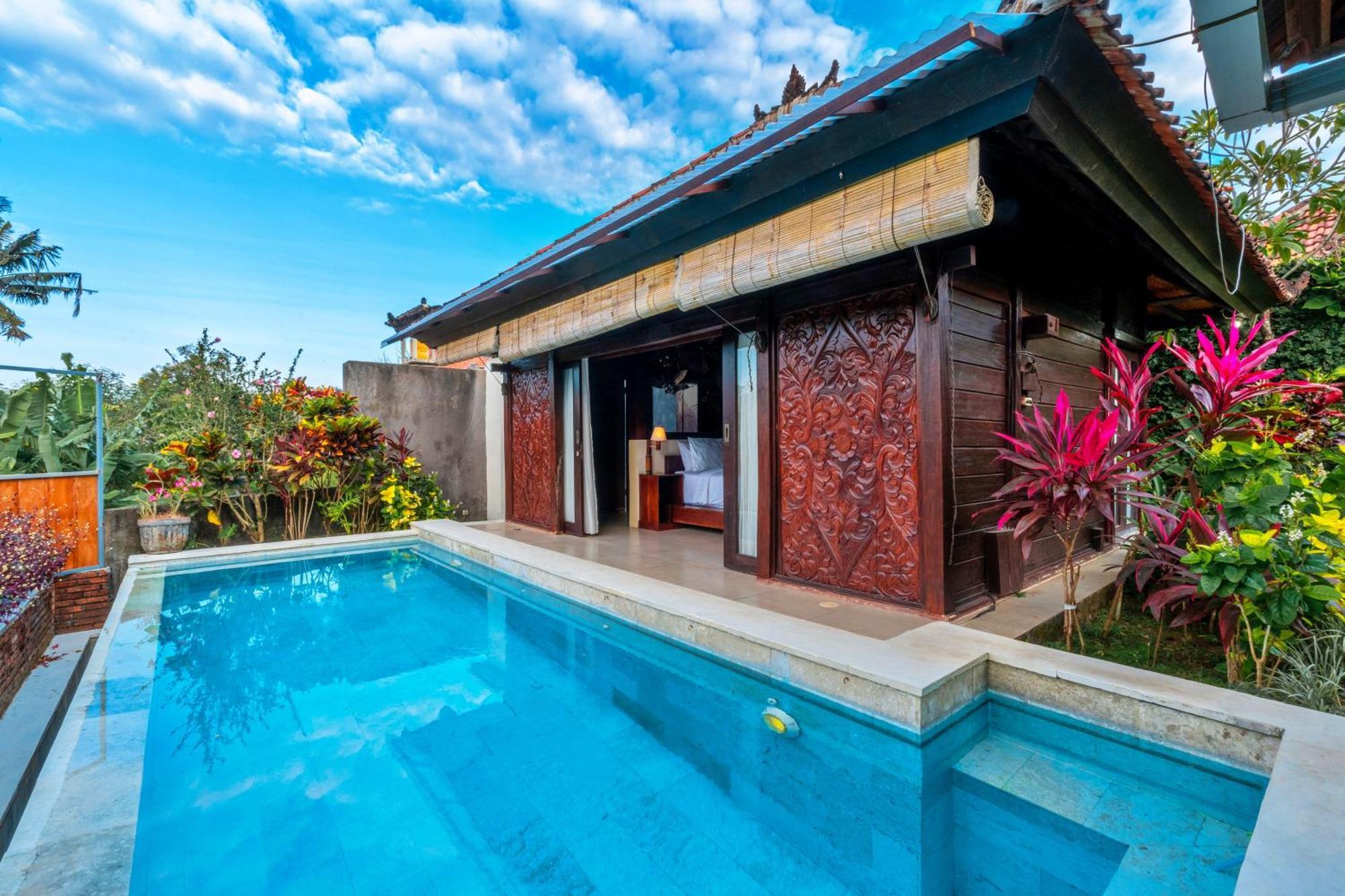 Sri Abi Ratu Villas Sukawati  Exterior photo